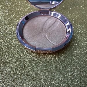 BECCA highlighter